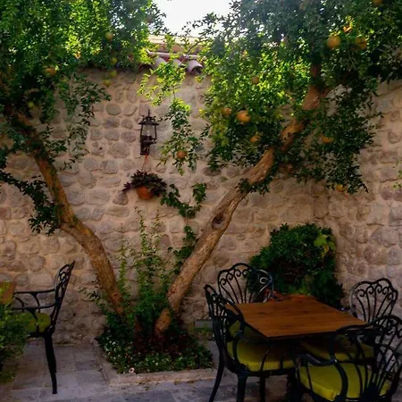 Yesil Ev Cafe & Boutique Bed & Breakfast *